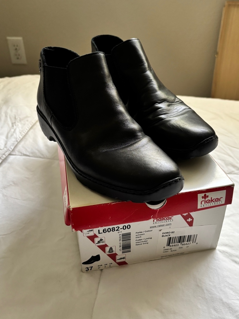 Rieker Black Leather Chukka Boots for Ladies